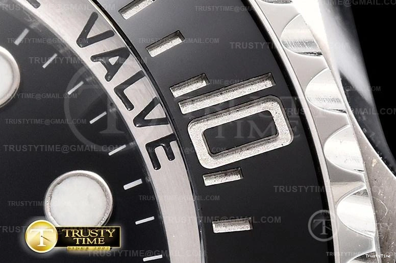 0113 ROLSD093 – Deep Sea Dweller Black Contemporary 1015